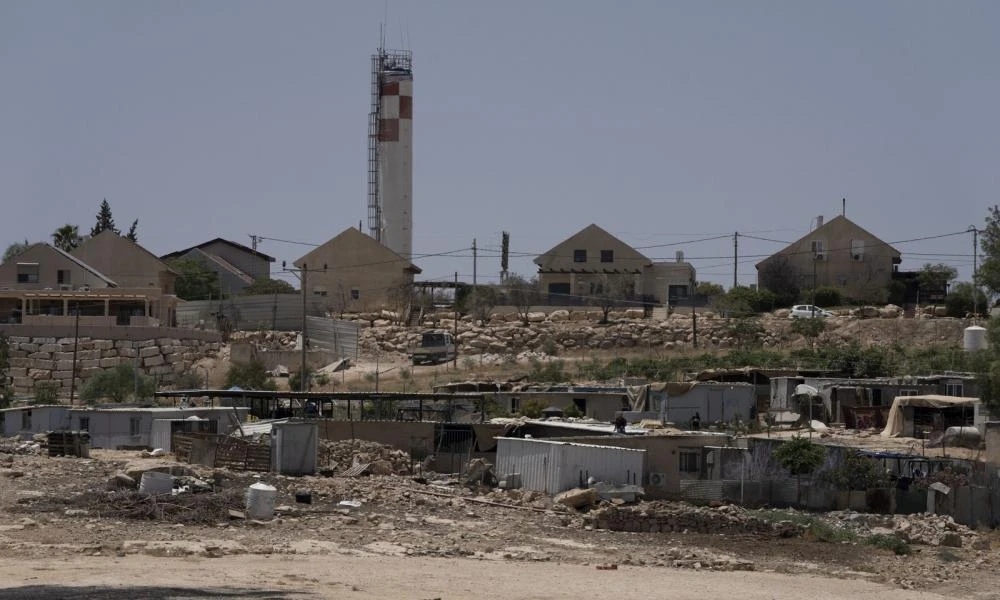 Ισραηλινοί έποικοι πυρπόλησαν σπίτι στη Δυτική Όχθη παρά την εκεχειρία